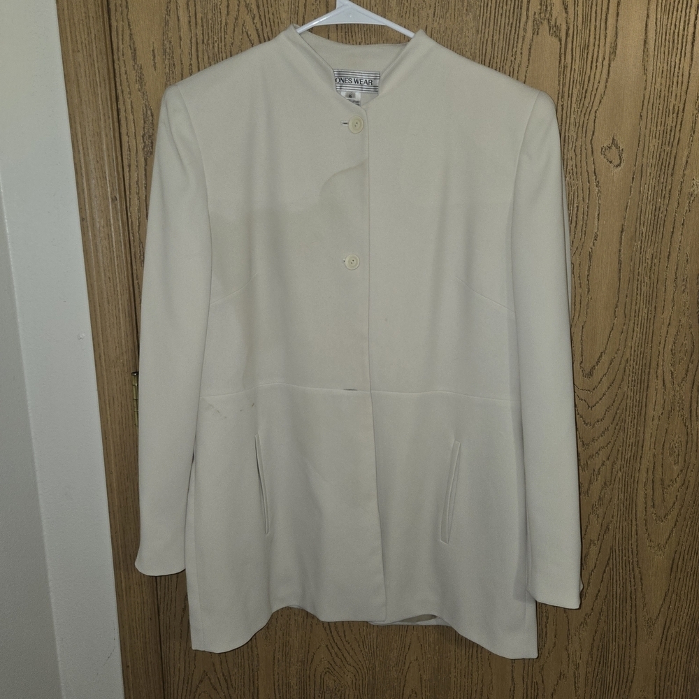 Jones Wear Women's Cream Blazer